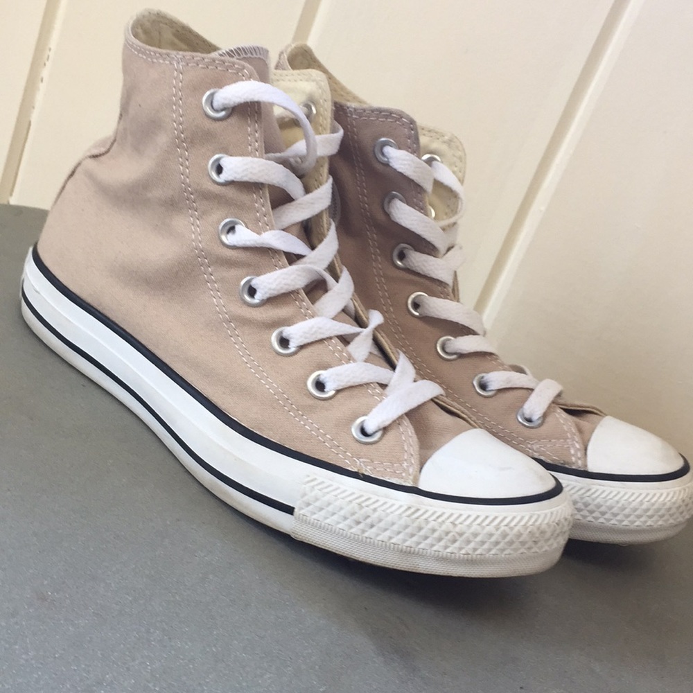 Barely worn converse all star  high tops size 7